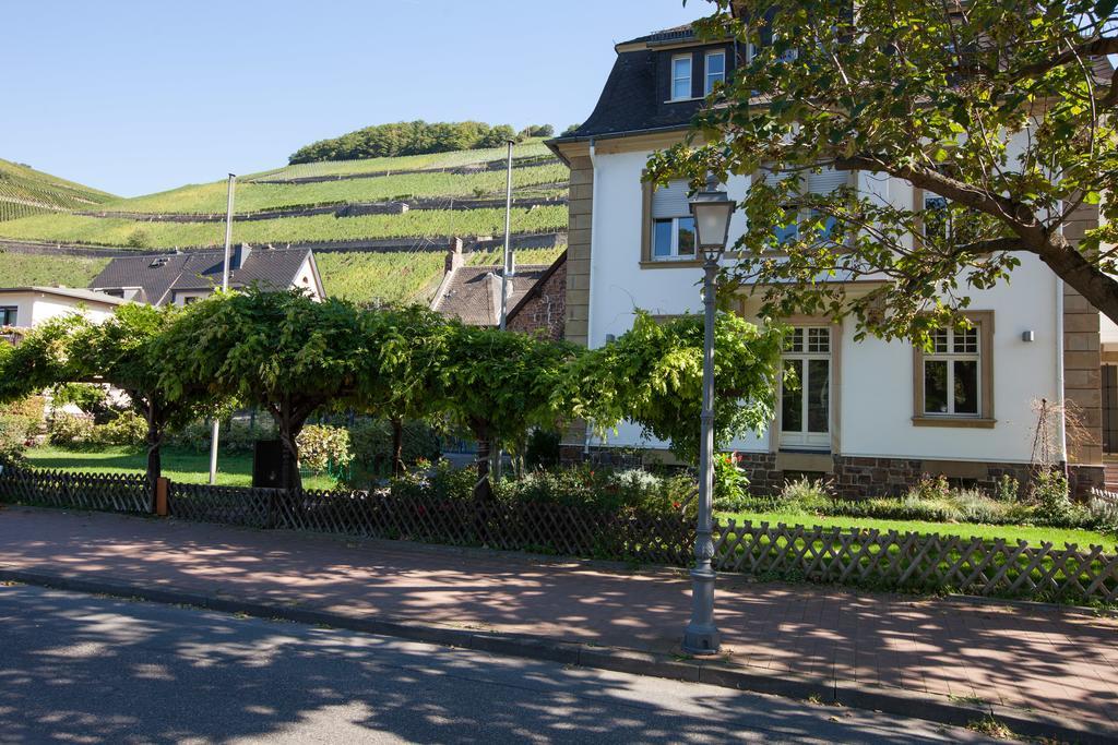 Guesthouse Altes Rathaus ฮูเดสไฮม์ แอม ไฮน์ ภายนอก รูปภาพ